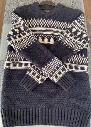 Светр жіночий