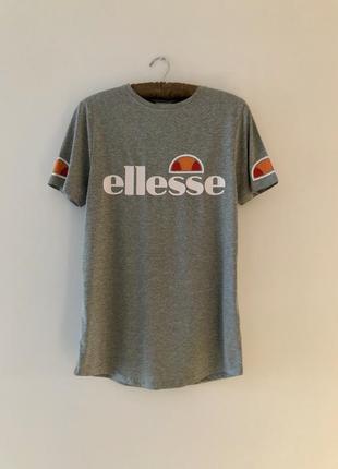 Модна футболочка