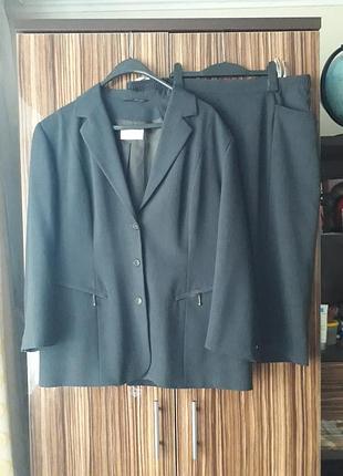 Вовняний костюм розмір 54