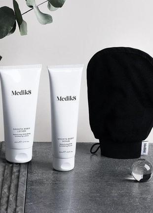 Smooth body exfoliating kit™ система з ана-кислотами для сухої шкіри й гіперкератозу medik8