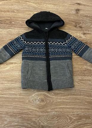 Шикарна, тепленька кофточка, на замочку, з капішоном, сірого кольору, з гарним, узором👌