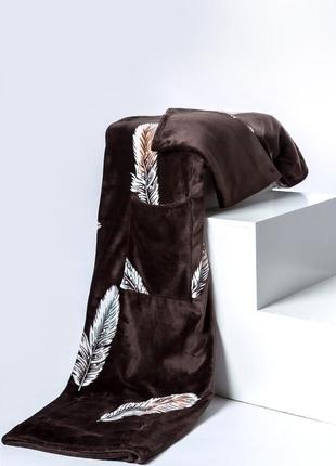 Коричневый плед с рукавами и карманами из микрофибры "перышко" , рукоплед  200х1602 фото