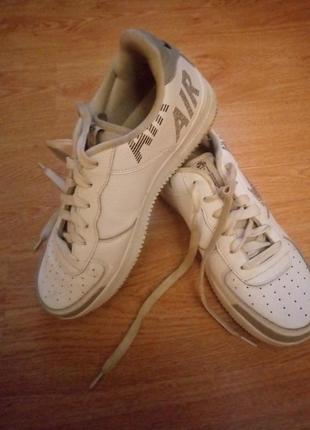 Кросівки чоловічі