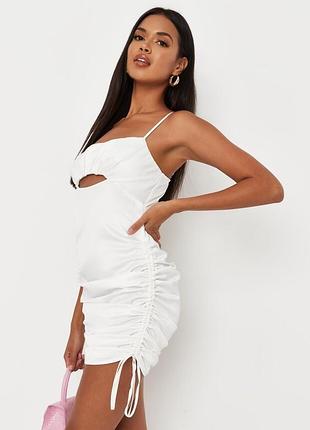 Missguided платье белое коричневое  атласное новое по фигуре карандаш футляр на бретельках с вырезом