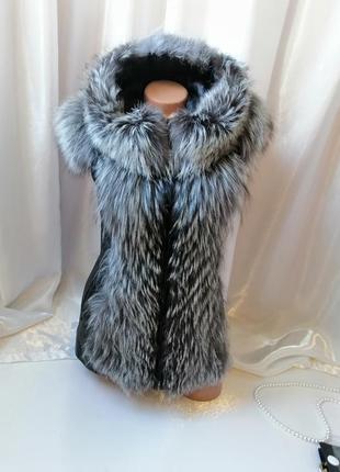 Жилетка безрукавка натуральная кожа натуральный мех лиса чернобурка пушистый жилетка...