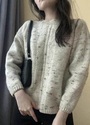 Тёплый шерстяной свитер молочный3 фото
