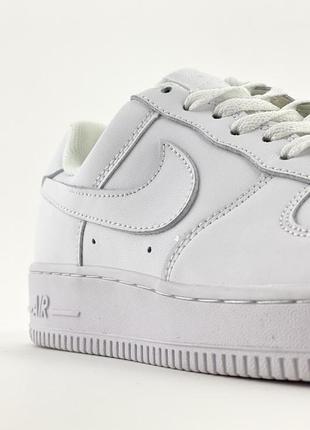 Кроссовки nike air force 1 low classic triple white2 фото