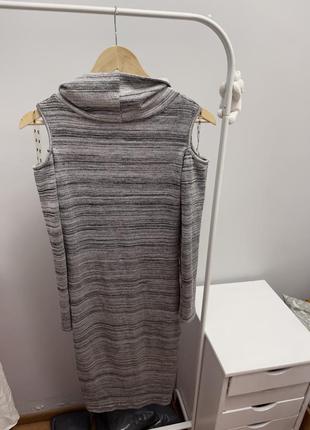 Сіре плаття з відкритими плечима3 фото