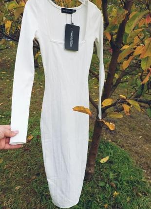 Платья жіноче біле