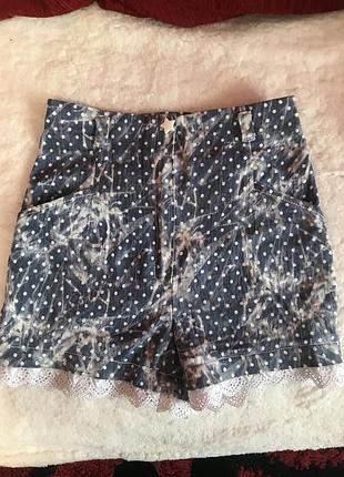 Джынсовые шорти в горошок