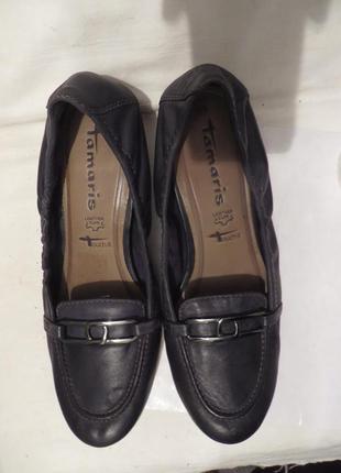 Комфортные кожаные туфли 39 размера tamaris