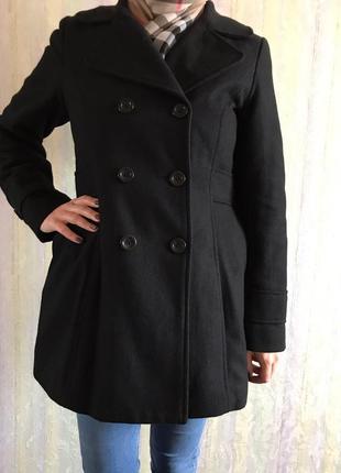 Чёрное классическое шерстяное пальто
