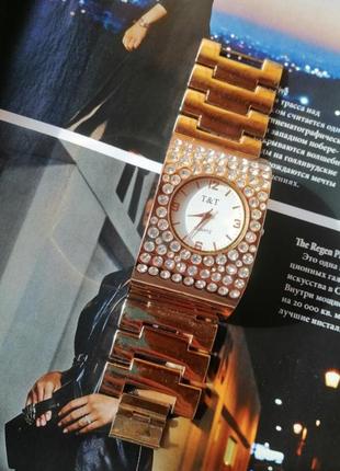 Коллекционные красивые часы - браслет со стразами.