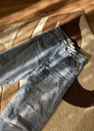 Трендові прямі джинси