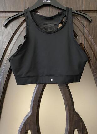 Шикарний, базовий, топ доя спорту, чорного кольору.