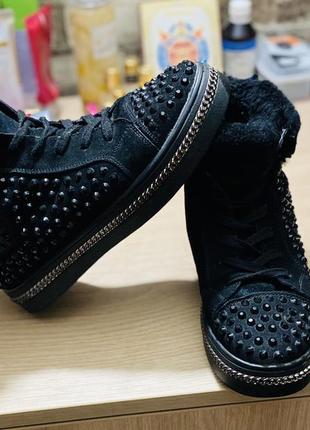 Замшевые зимние ботинки нательная замша