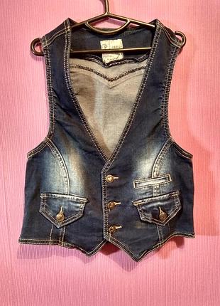 Стильна джинсова жилетка