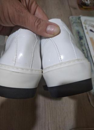 Очень красивые 100%кожа белые туфли лоферы оксофорды 39р евро маломерки португалия6 фото