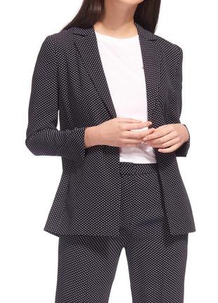 Трикотажный пиджак, жакет, блейзер в горошек от mango