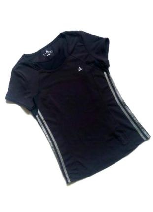 Футболочка от adidas   .