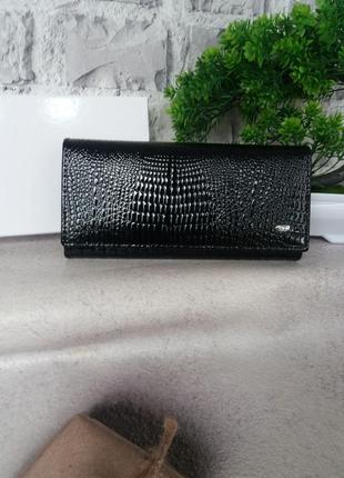 Жіночий шкіряний гаманець