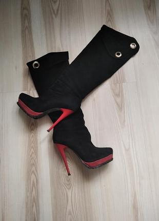 Чоботи на шпильці