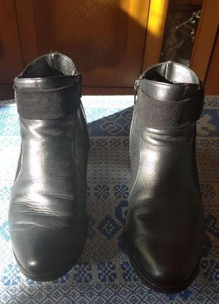 Жіночі осінні весняні чорні демісезонні демі чоботи ботинки на низькому каблуці з натуральної шкіри7 фото