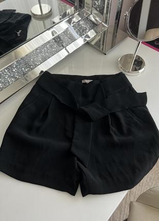 Шикарні шорти xxs h&m🔥🔥🔥