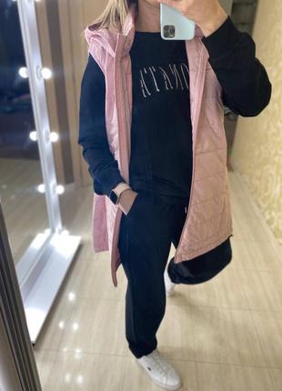 Костюм тройка,высокое качество,с жилеткой яркой.