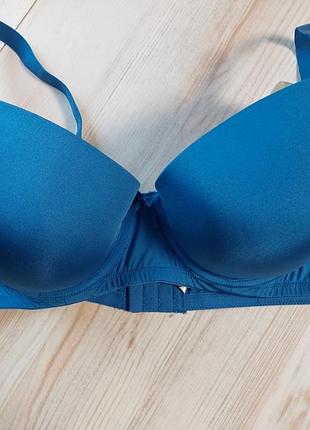 Бюст яскравий