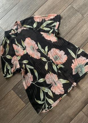 Блуза в квіти.1 фото