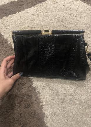 Клатч лаковый next