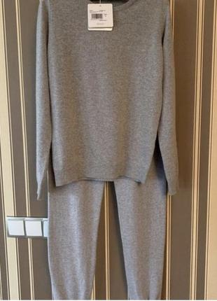 Продам костюм итальянского бренда kontatto.