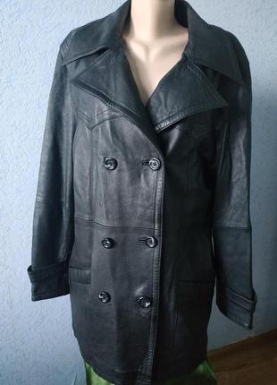 Чорна шкіряна довга куртка  / німецька якісна куртка на гудзики