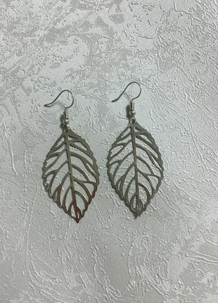 Середу листочки