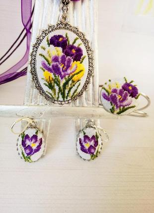 Набір прикрас з мікровишивкою