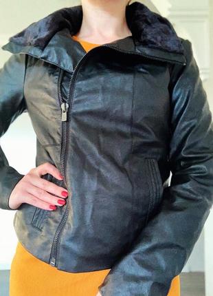Демісезонна курточка утеплена косуха oodji