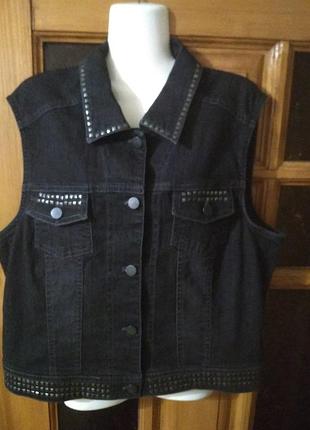 Коротка джинсова безрукавка ,желетка ,із заклепками ,,стильна !!