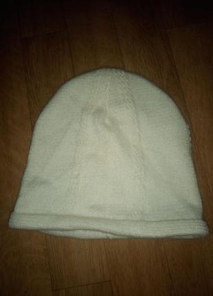 Білосніжна кашемірова шапка