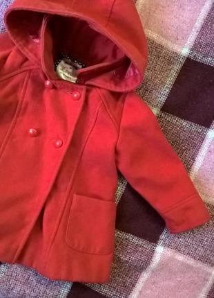 Красное пальтишко на девочку 1-2,5 3