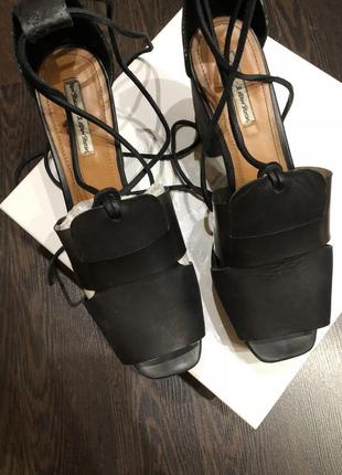 Нові босоніжки на платформі other stories