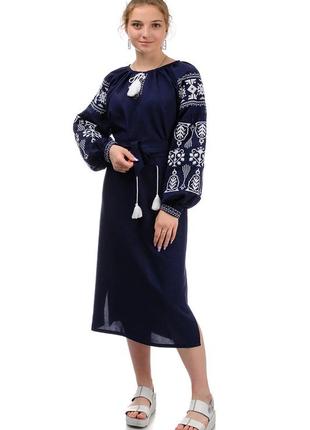 Женская длинная рубаха вышиванка с поясом ,пышное льняное платье в украинском стиле темно-синяя5 фото