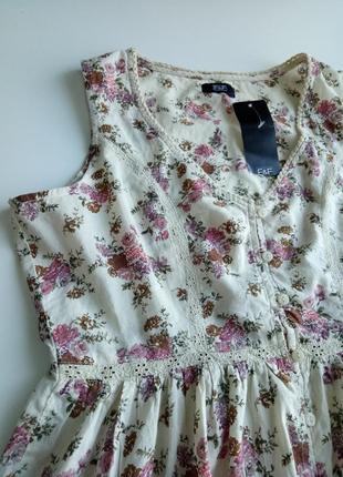 Красивая летняя блуза в цветочный принт из натуральной ткани