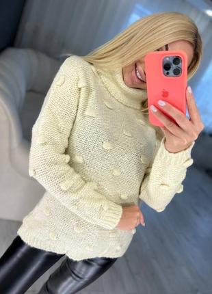 Жіночий вовняний светр