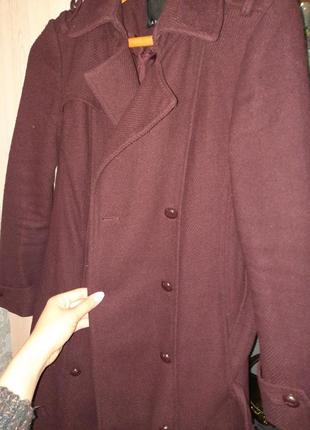 Пальто бордового кольору2 фото
