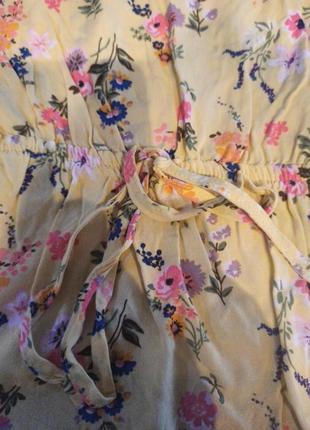 Красивая вискозная блузочка с открытыми плечами с флористичным принтом4 фото