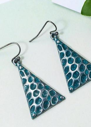 Геометричні вінтажні сережки з сотовою текстурою під старовинне срібло з синінням трикутники етнічні висячі1 фото