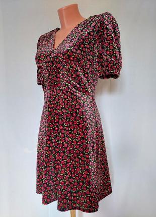 Короткое платье из велюровой ткани в мелкий цветочный принт topshop (размер 36-38)2 фото