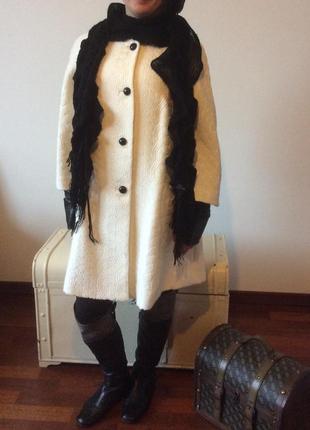 Zara белое пальто с чёрными пуговицами3 фото