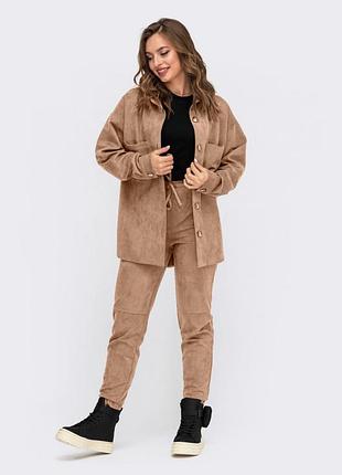Вельветовий жіночий костюм в стилі sport-casual беж